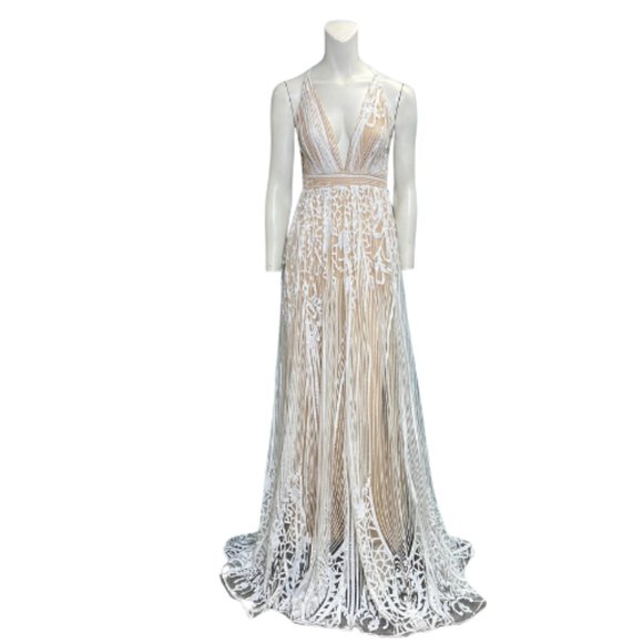 Luxxel Max it Out Sequin V-neck Maxi Gown White Size Large NWT - Picture 3 of 4